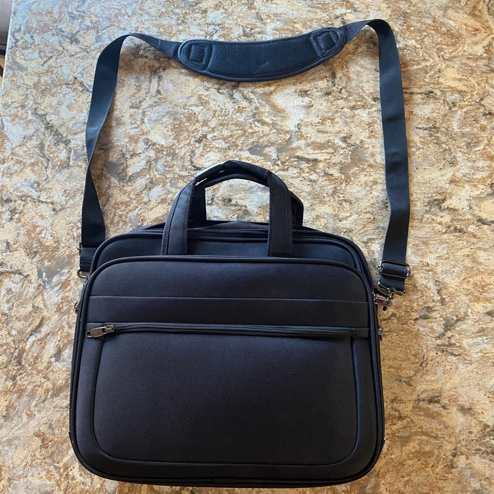 Brookstone Checkpoint Friendly Ballistic Nylon La… - image 2